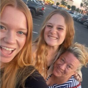 Meet your Posher, Claudine